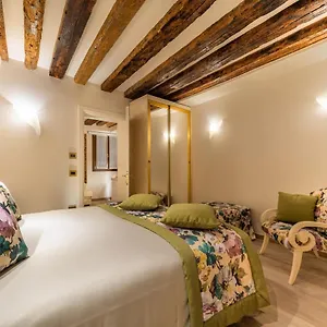  Apartment Nike Italy